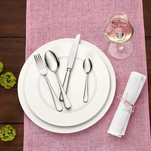 Test Villeroy & Boch Oscar 24 pièces : des couverts simples, propres et efficaces pour le quotidien