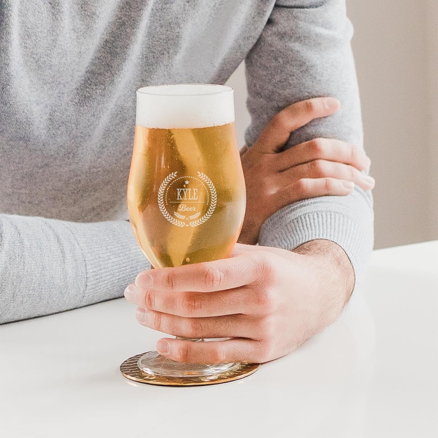 Verre à Bière Personnalisé avec Nom - Verre à Bière Gravé avec Nom: Personnalisable avec du Texte, Différents Designs et Polices D'écriture 1