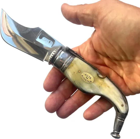 Couteau Corne de Taureau Capaora - 22,00 cm - lame de type capaora en acier 3Cr13Mov de 8,60 cm - manche en Corne de Taureau 12,80 cm - poids 140,00 g - Portabilité et Utilisation Quotidienne.