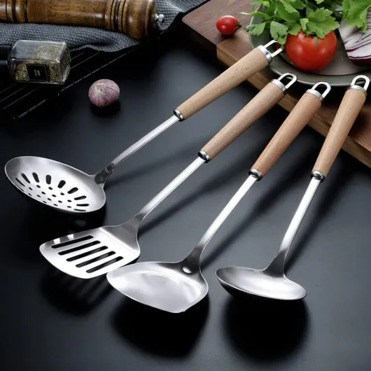 Lot de 4 ustensiles de cuisine en acier inoxydable 304, spatule, louche, passoire et spatule avec long manche en bois résistant à la chaleur - (4 poignées rondes) 4pcs Poignée Ronde